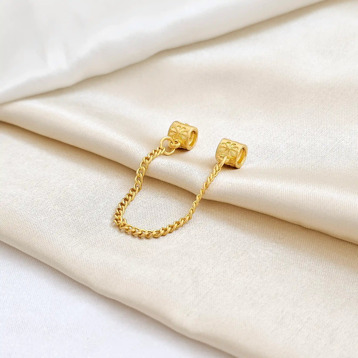 Charm Doble Flor Con Cadena Dorado Rf K4121