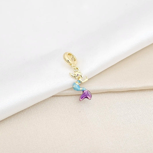 Charm Dorado Sirena Azul Y Morado Rf K6423