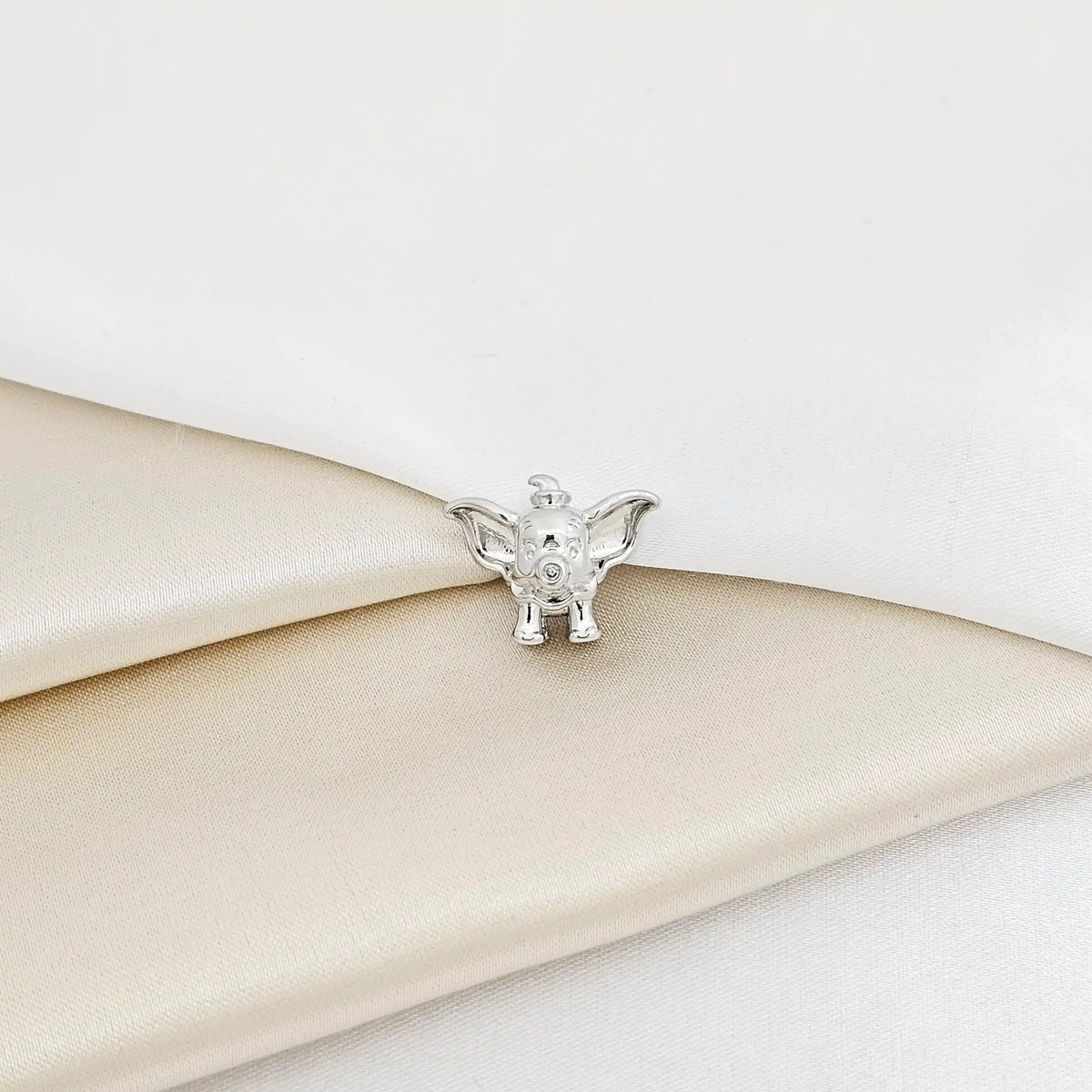 Charm Elefante Pequeño Platedo Rf K7273