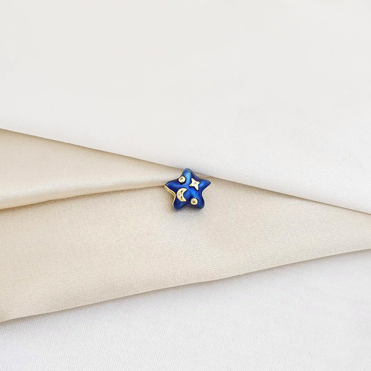 Charm Estrella Azul Con Dorado Rf K5961