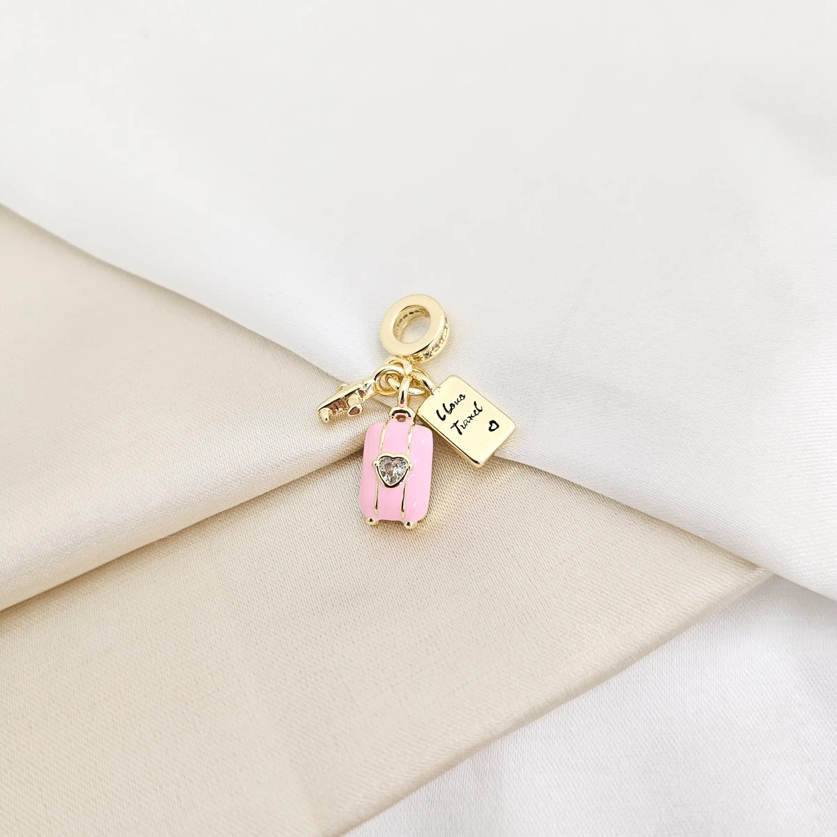 Charm Maleta Rosa Avion Y Carta Dorado Rf K7856
