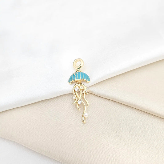 Charm Medusa Azul Con Estrellas De Mar Dorado Rf K6694