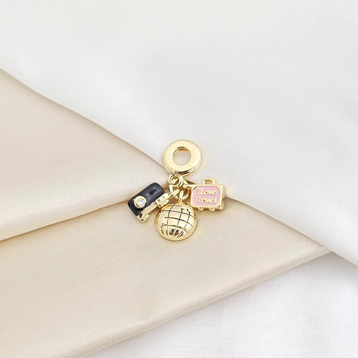 Charm Planeta Camara Negra Y Cartera Dorado Rf K7865