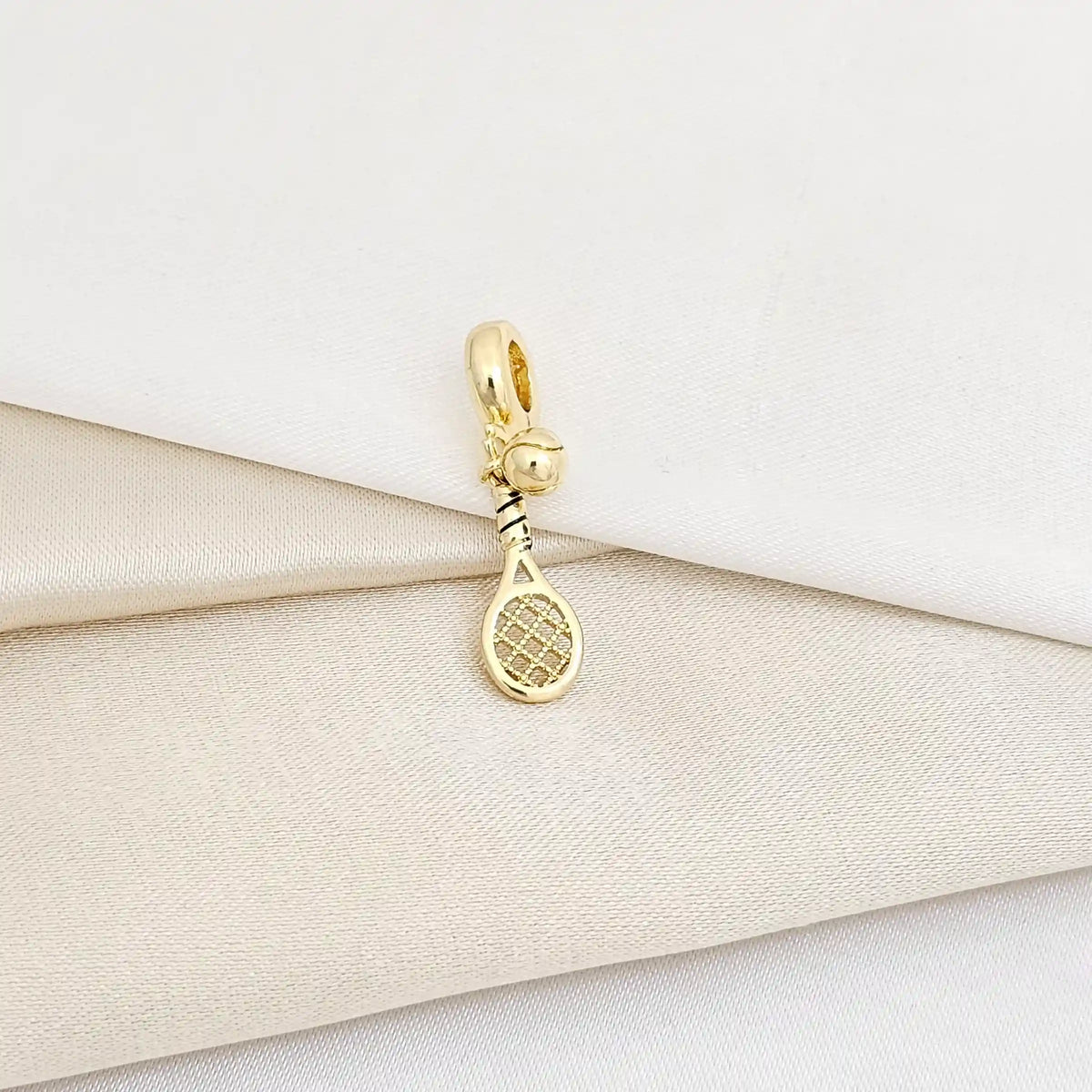 Charm Raqueta Y Pelota De Tennis Dorado Rf K5970