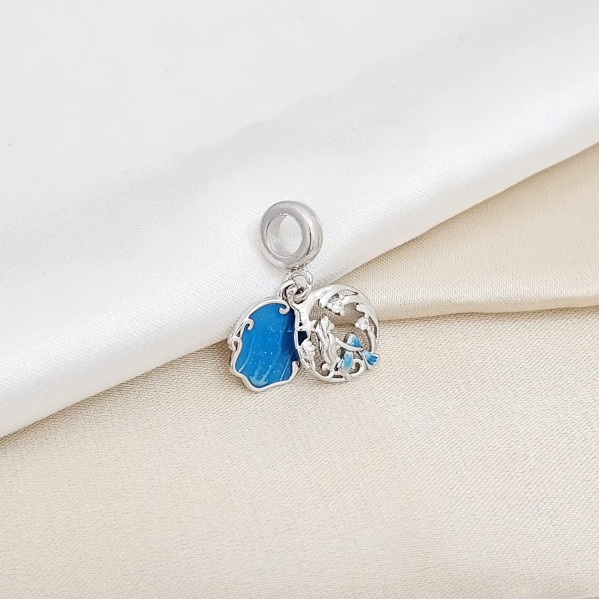 Charm Sirena Plateado Con Mar Azul Rf K6422