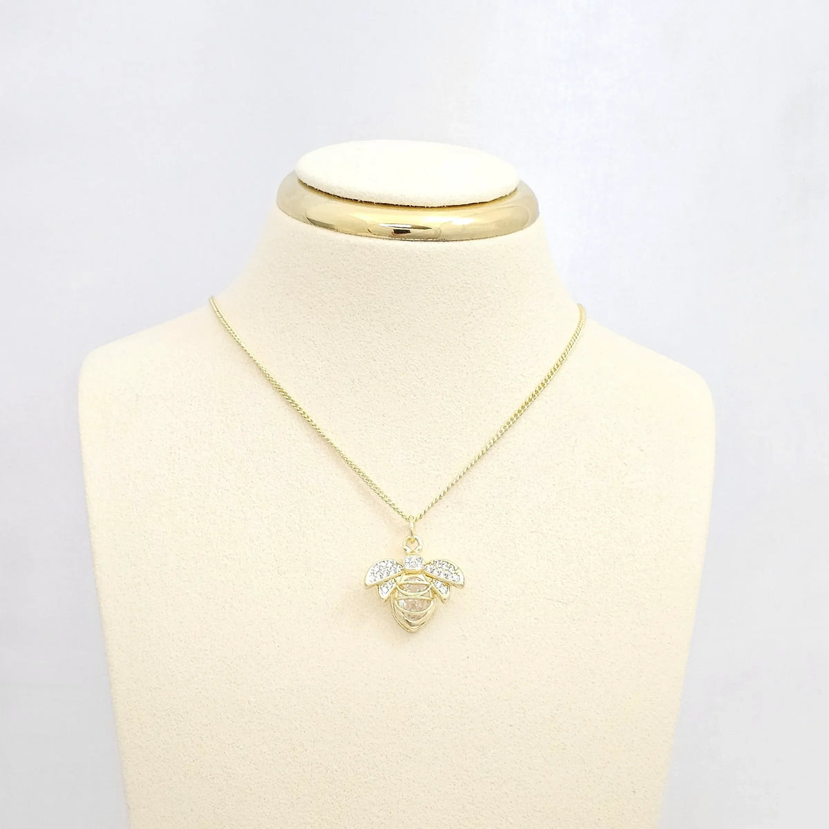 Dije Abeja Pequeña Circones Dorado Rf K6584