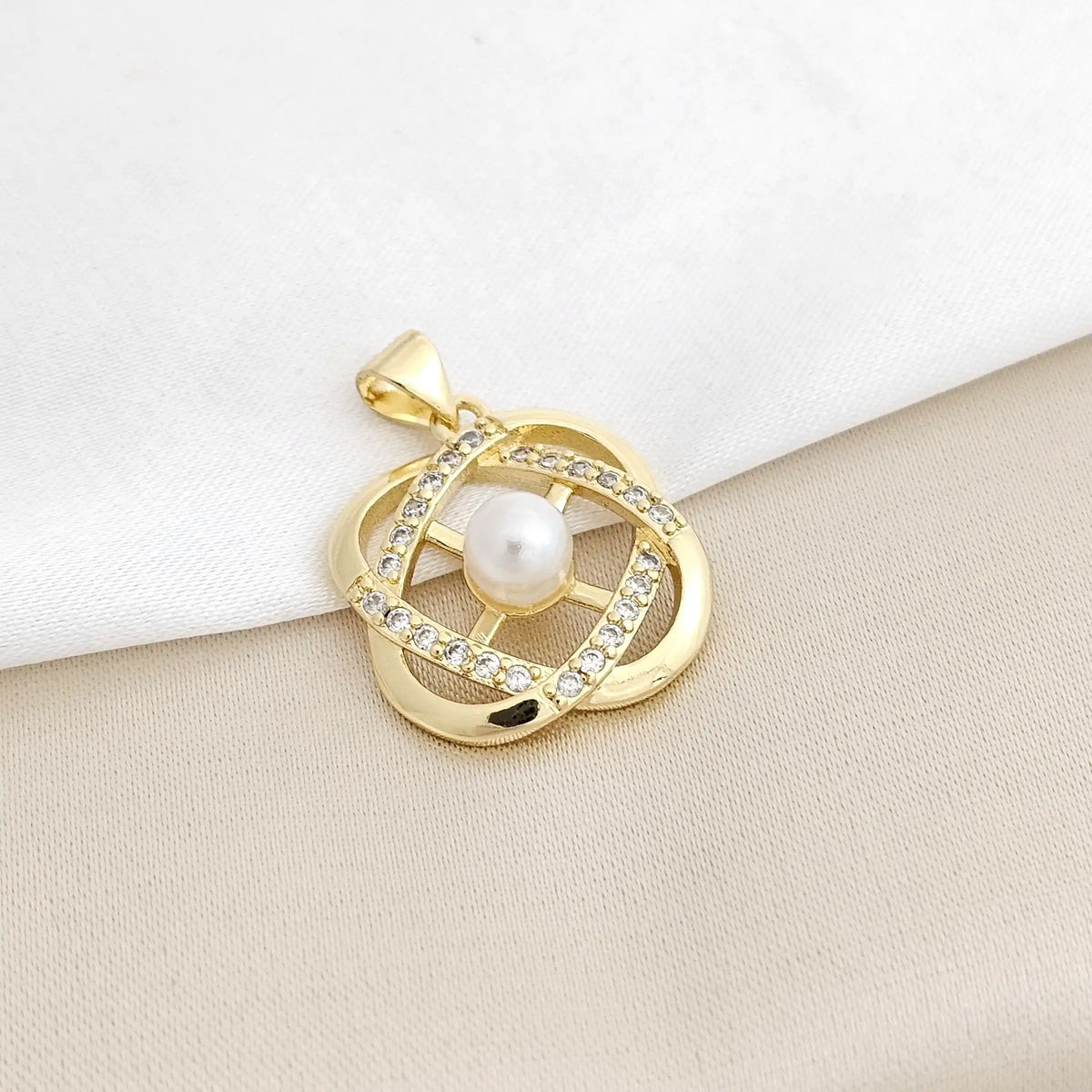 Dije Atomo Con Perla Dorado Rf K3369