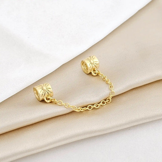 Charm Barill Con Cadena Dorado Rf K3109