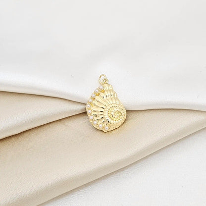 Dije Caracol Dorado Con Perlas Rf K7096
