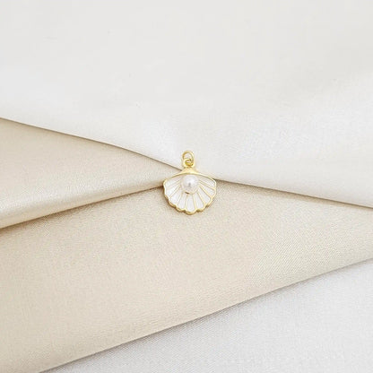 Dije Concha Blanca Y Dorado Con Perla Rf K7136