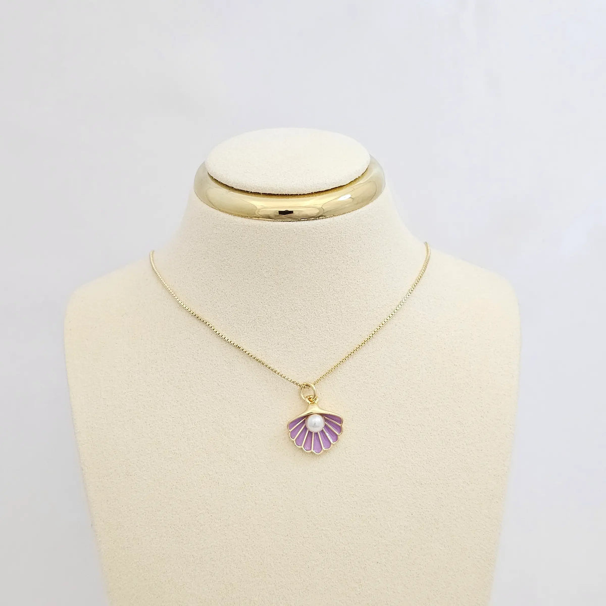 Dije Concha Morado Y Dorado Con Perla Rf K7137