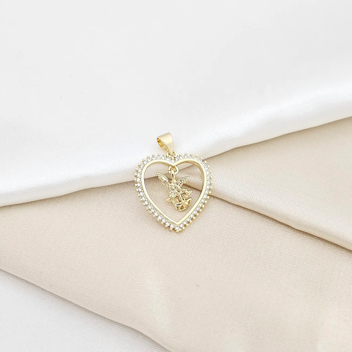 Dije Corazon Circonias Con San Miguel Arcangel Rf K6469