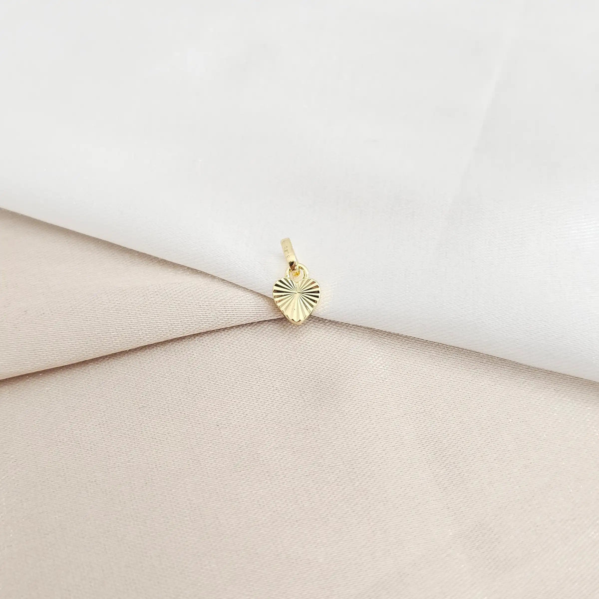Dije Corazon Sol Mini Lam 18K B/20008