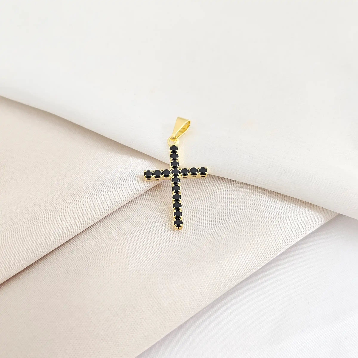 Dije Cruz Circonia Mediana Lam 18K-23000