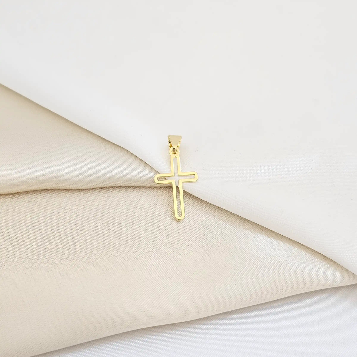 Dije Cruz Silueta Lam 18K B/23383