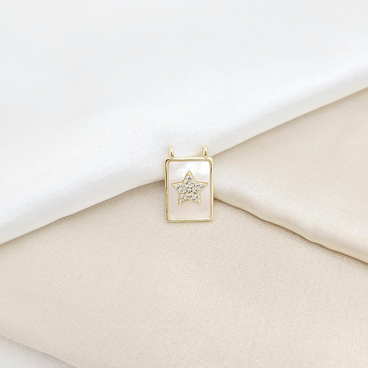 Dije Cuadro Nacar Estrella Circones Dorado Rf K6560