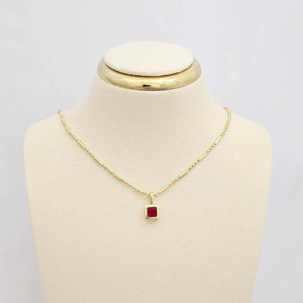 Dije Dorado Circon Cuadrado Rojo Rf K6714