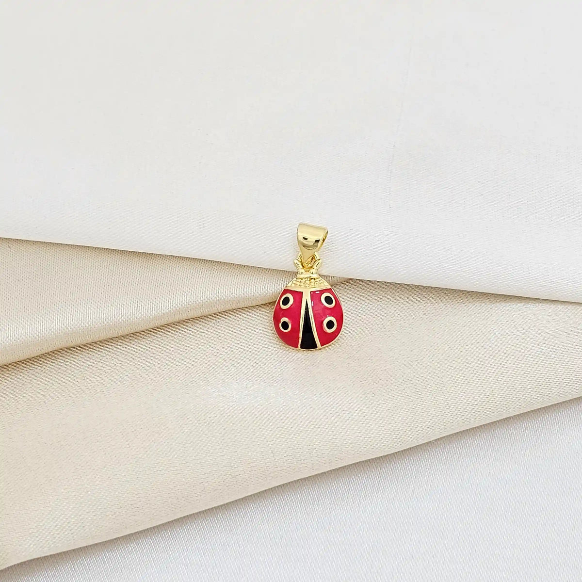 Dije Dorado Mariquita Roja Y Negra Rf K5942