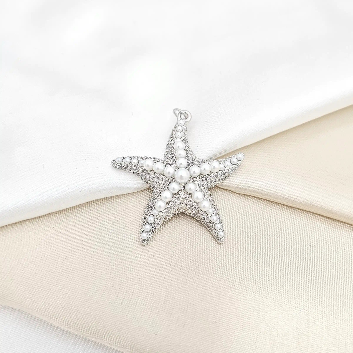 Dije Estrella De Mar Grande Plateado Con Perlas Rf K6703