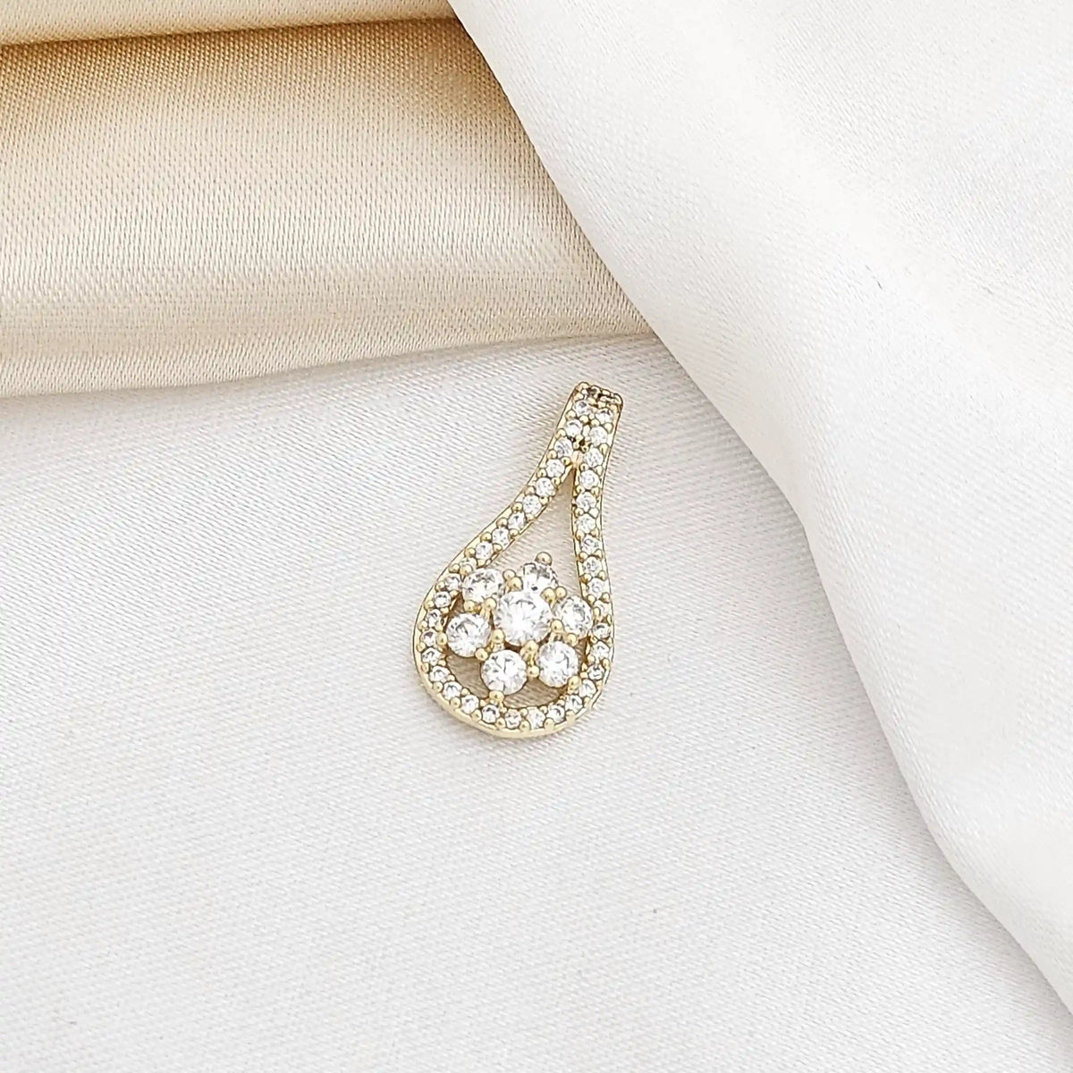 Dije Flor En Gota Dorado Xp Rf K2678