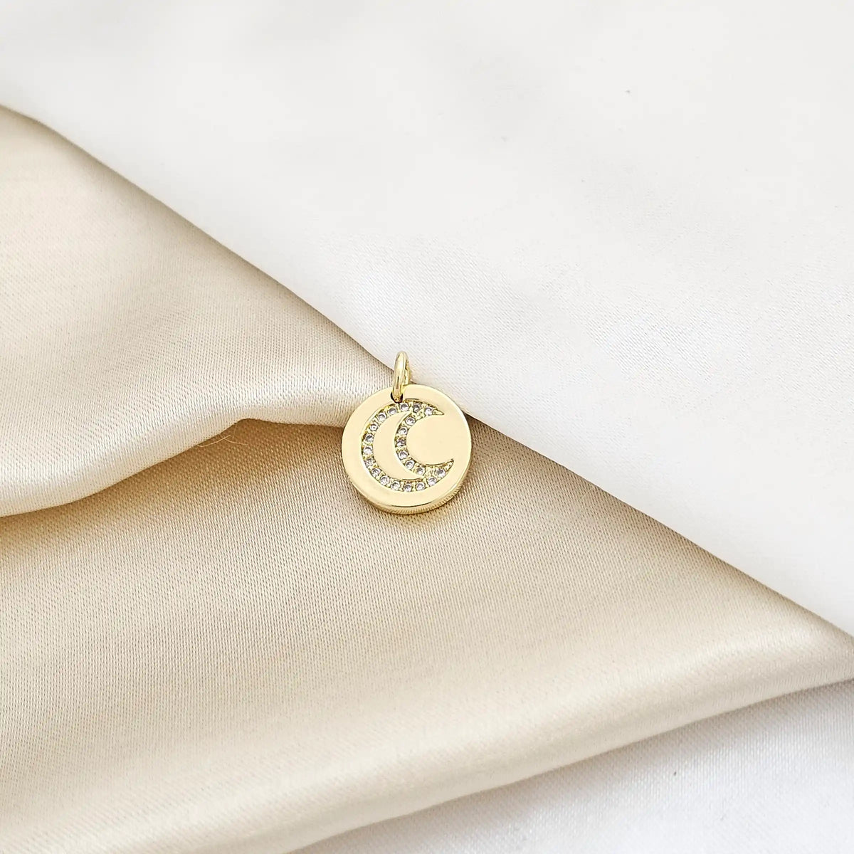 Dije Luna Pequeño Dorado Rf K2215