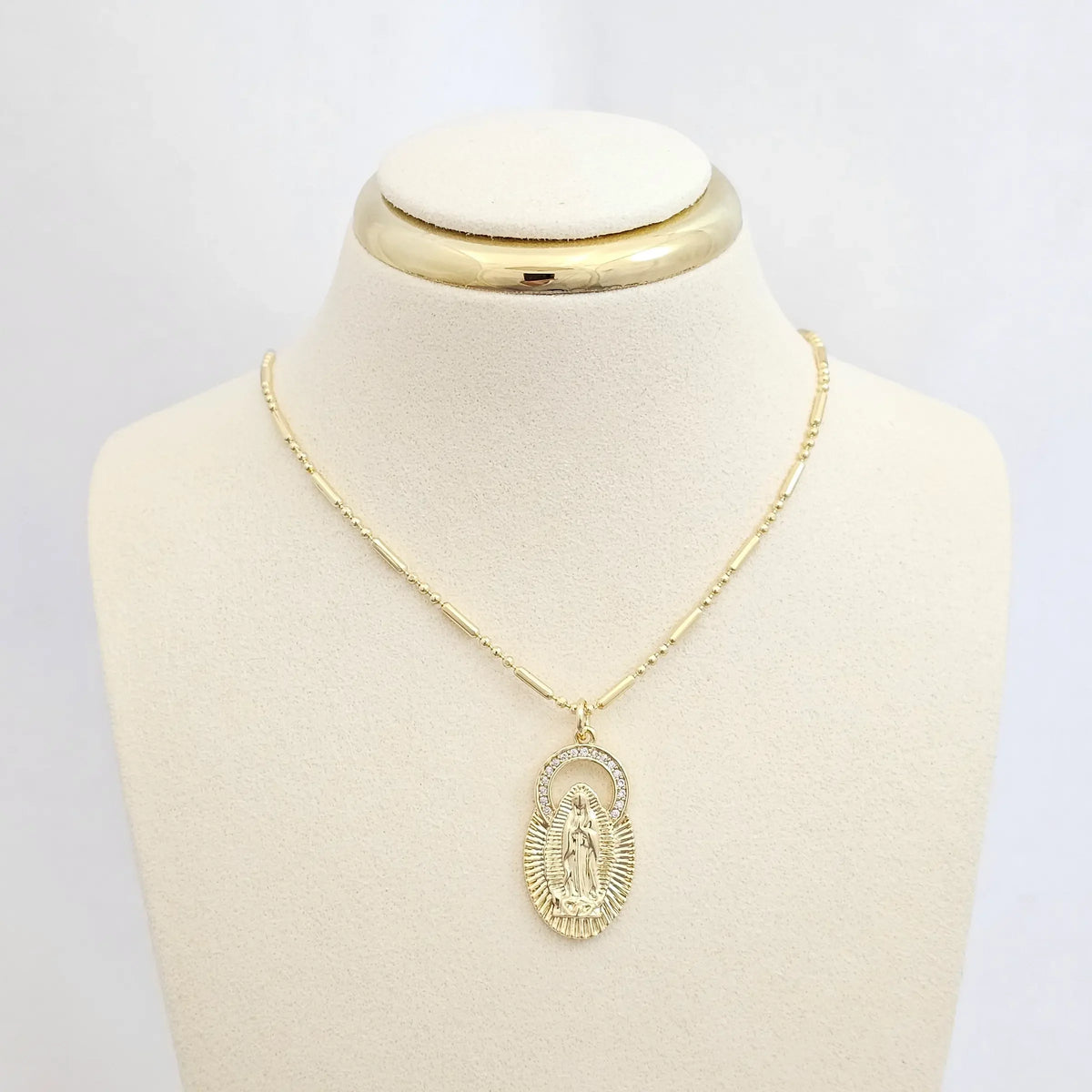 Dije Medalla Virgen De Guadalupe Dorado Rf K6461