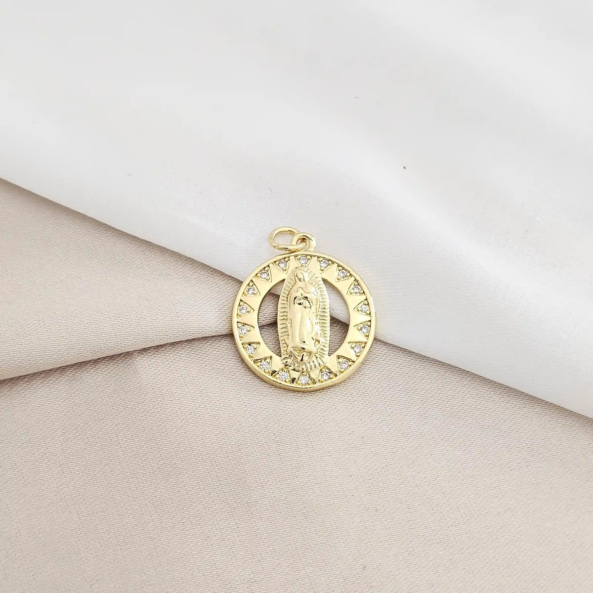 Dije Medalla Virgen De Guadalupe Dorado Rf K7956