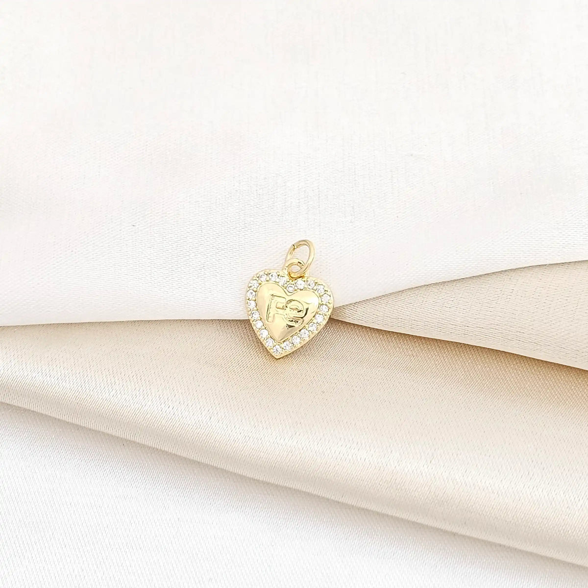 Dije Mini Corazon Con Palabra Fe Dorado Rf K5731