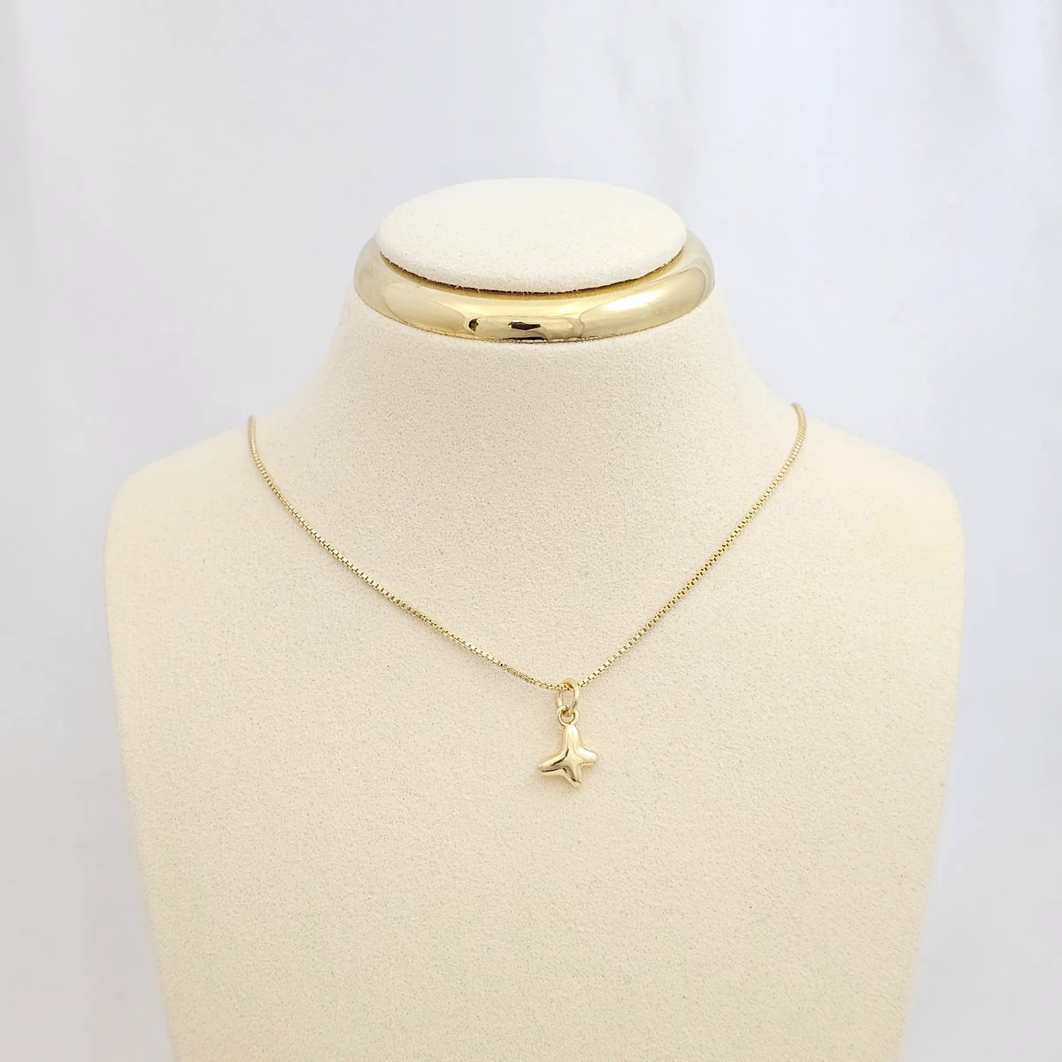 Dije Mini Mariposa Lisa Dorado Rf K7086