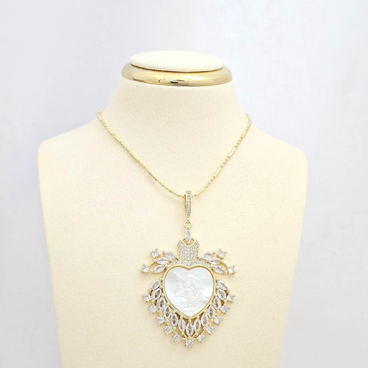 Dije Nacar Corazon Angel Arcangel Dorado Rf K6577