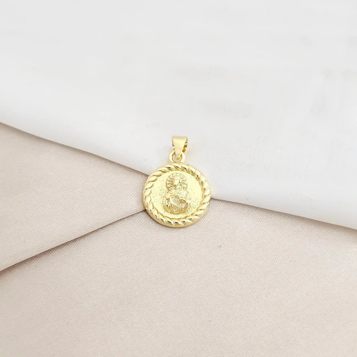 Dije Sagrado Corazon De Jesus Dorado Rf K8177