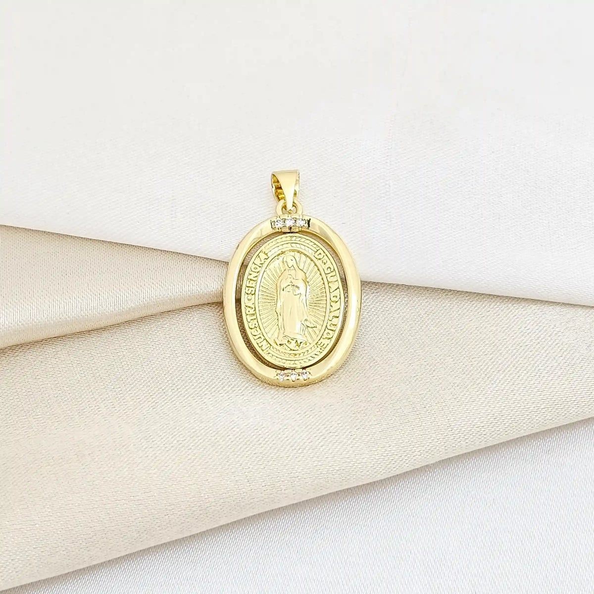 Dije Virgen De Guadalupe Dorado Con Circones Rf K5943