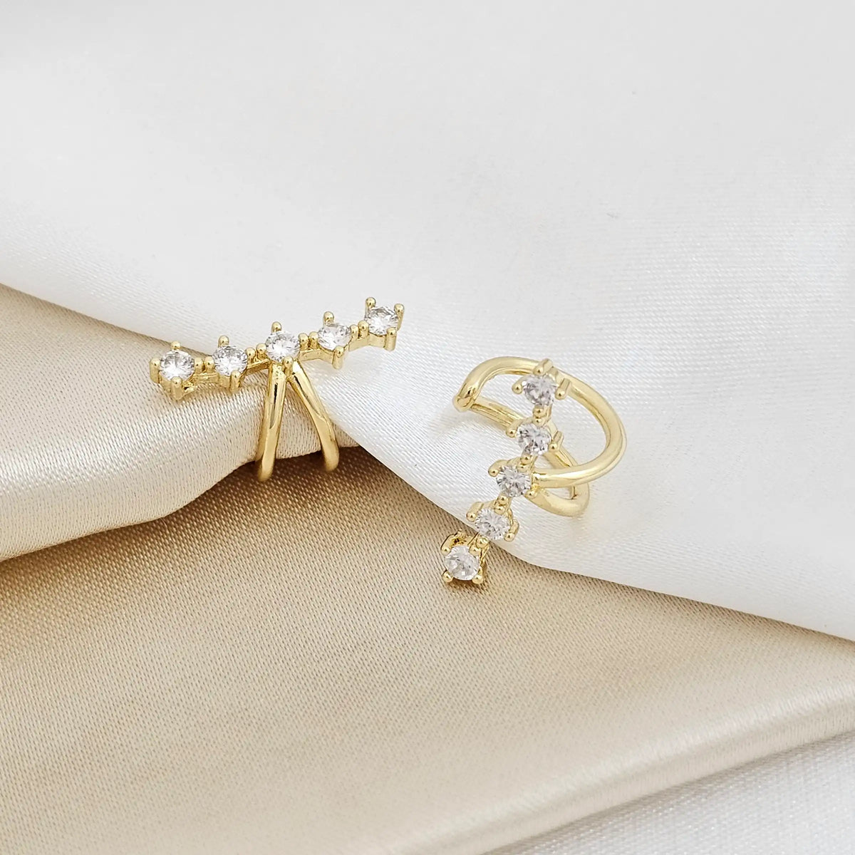 Earcuff Cinco Circones Redondos Dorado Rf K4035