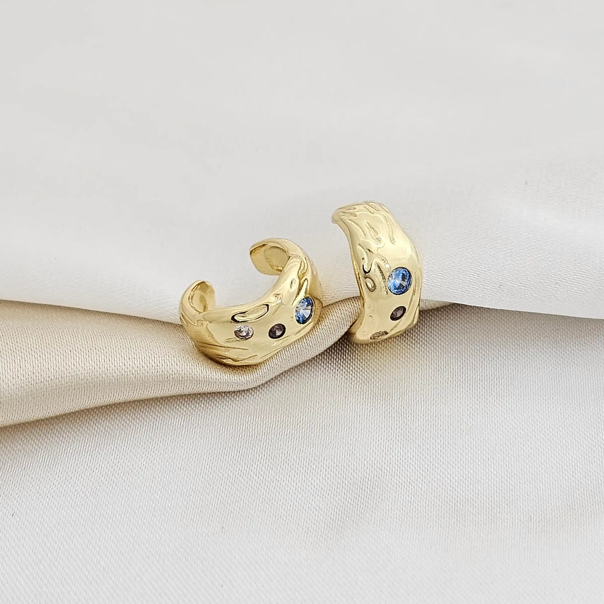 Earcuff Circon Azul Dorado Rf K2388