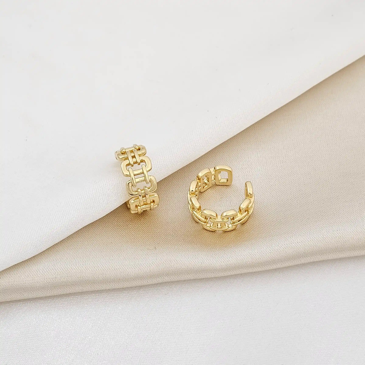 Earcuff Cuadros En Cadena Dorado Rf K5386