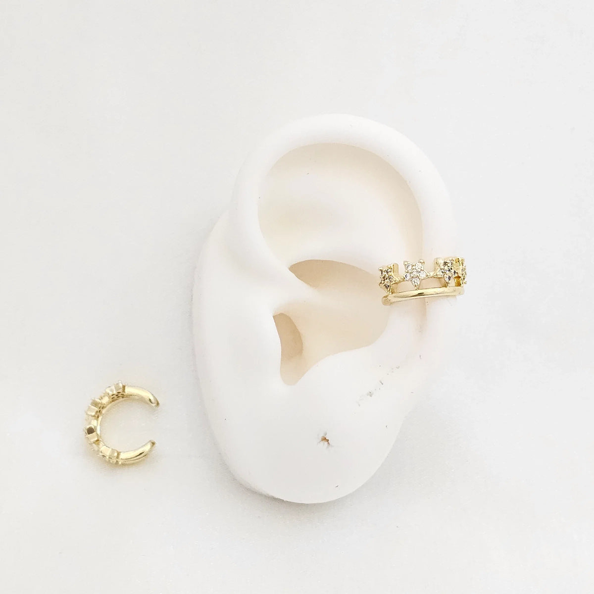 Earcuff Cuatro Estrellas Circones Dorado Rf K7002