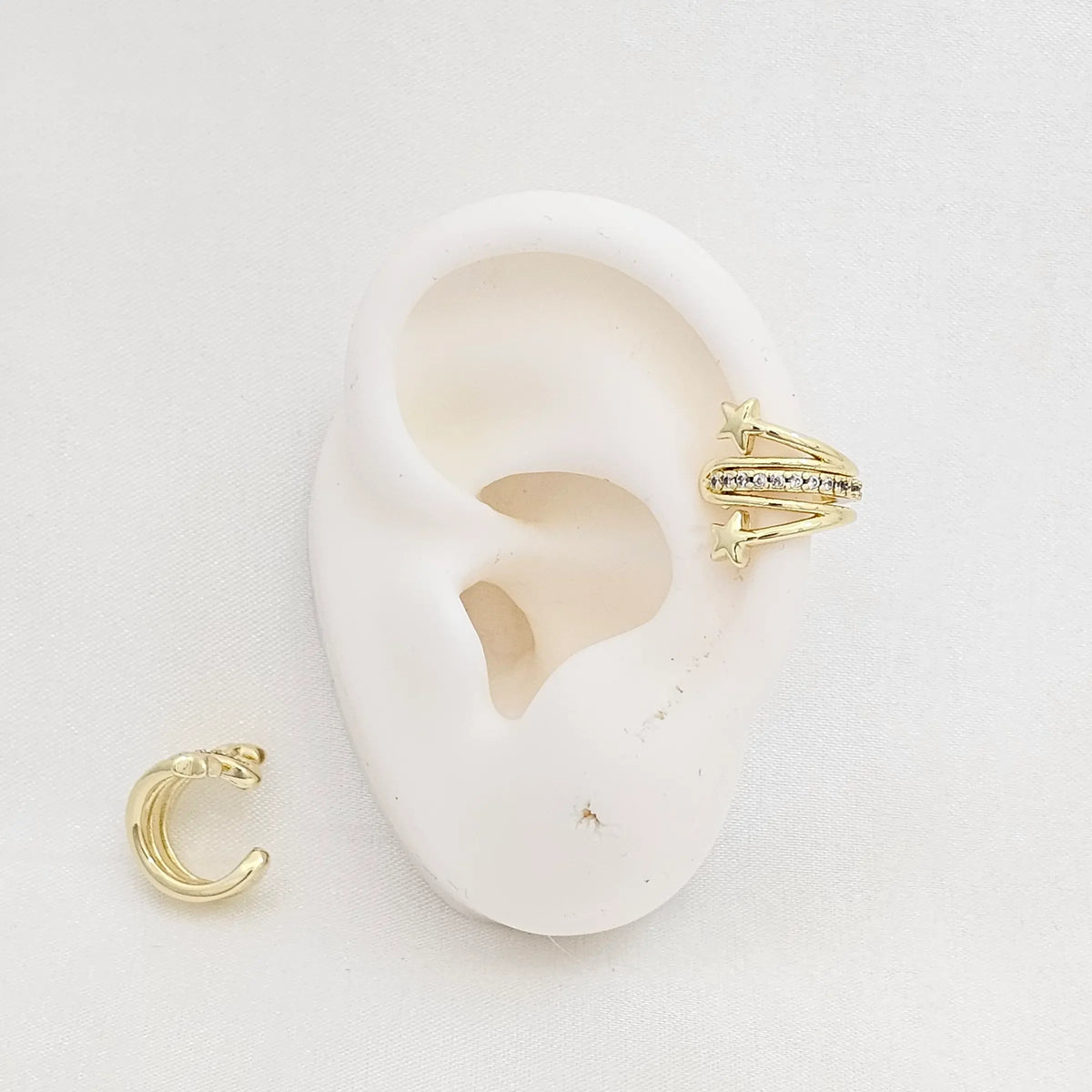 Earcuff Doble Estrellas Y Lineas Circones Dorado Rf K7008