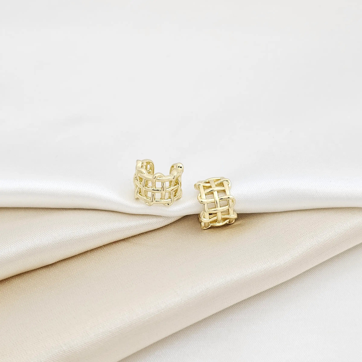Earcuff Doble Lineas Serpiente Dorado Rf K7039