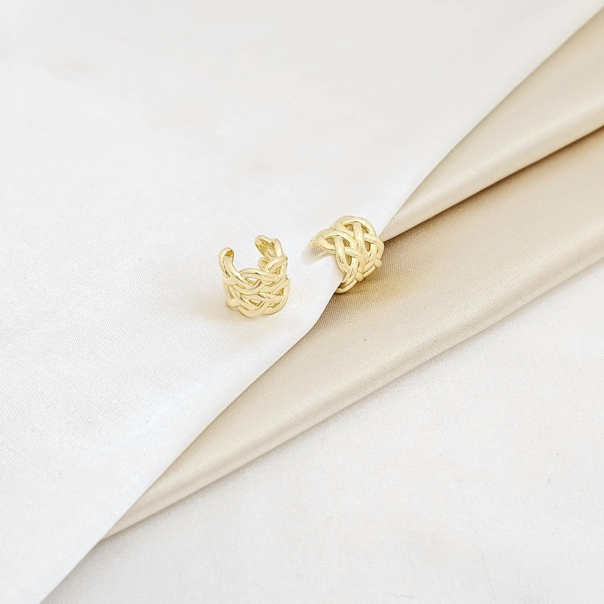 Earcuff Doble Trenzas Dorado Rf K6171
