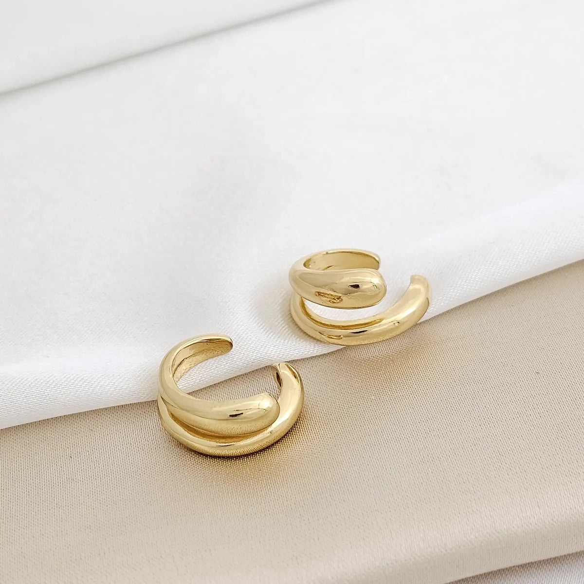 Earcuff Gotas Liso Dorado Rf K3194