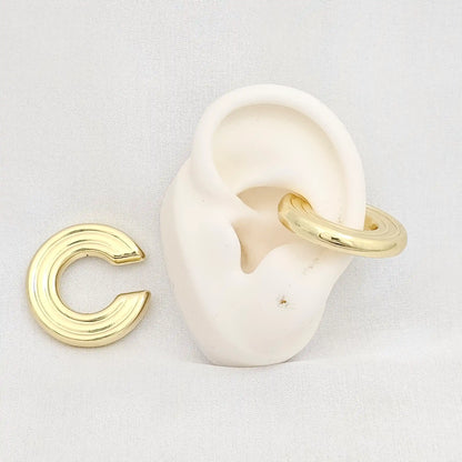 Earcuff Grande Lineas Dorado Rf K6772
