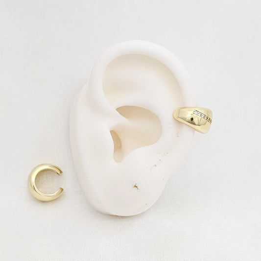 Earcuff Grueso Liso Con Linea De Circones Dorado Rf K7007