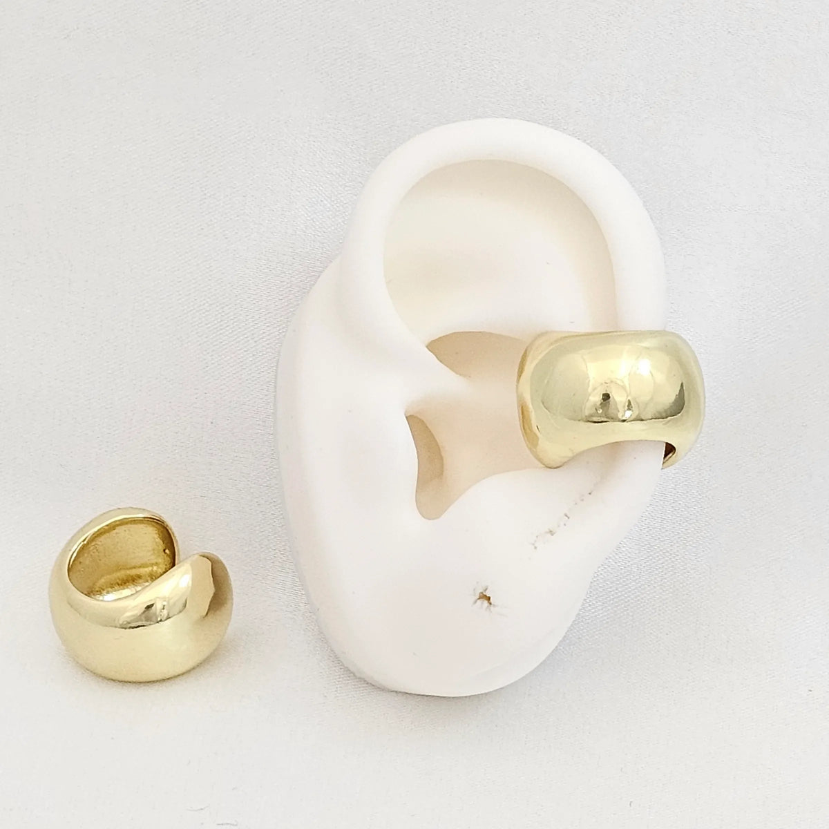 Earcuff Grueso Liso Dorado Rf K7217