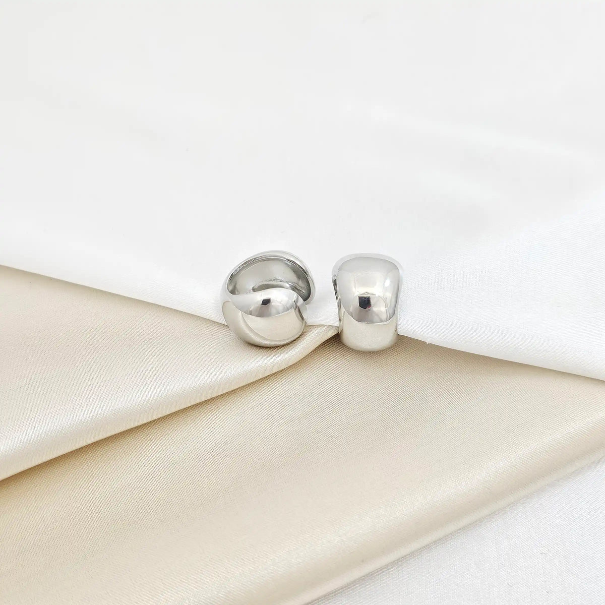 Earcuff Grueso Liso Plateado Rf K7218