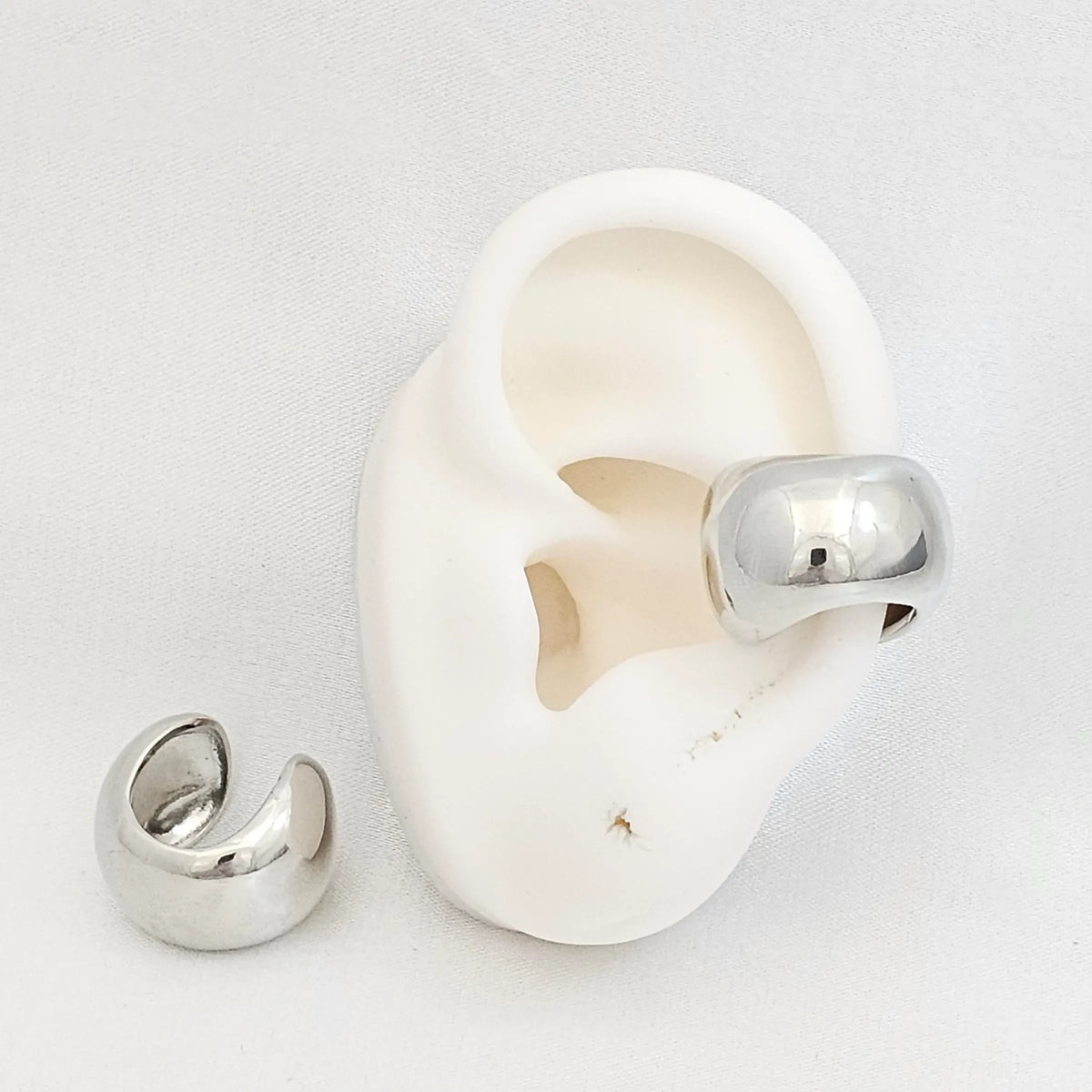 Earcuff Grueso Liso Plateado Rf K7218