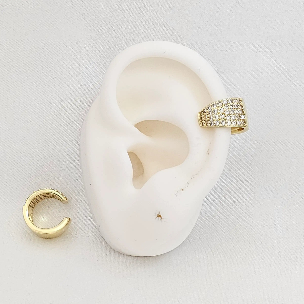 Earcuff Grueso Liso Y Con Circones Dorado Rf K7224