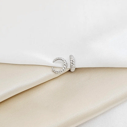 Earcuff Lazo Liso Plateado Rf K7239