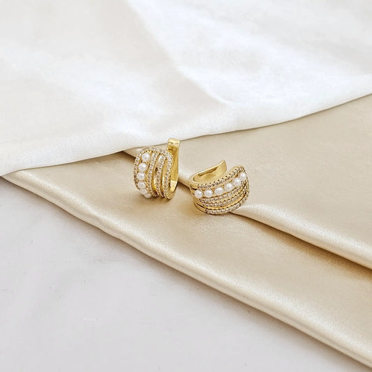Earcuff Lineas Con Perlas Y Circones Dorado Rf K4414