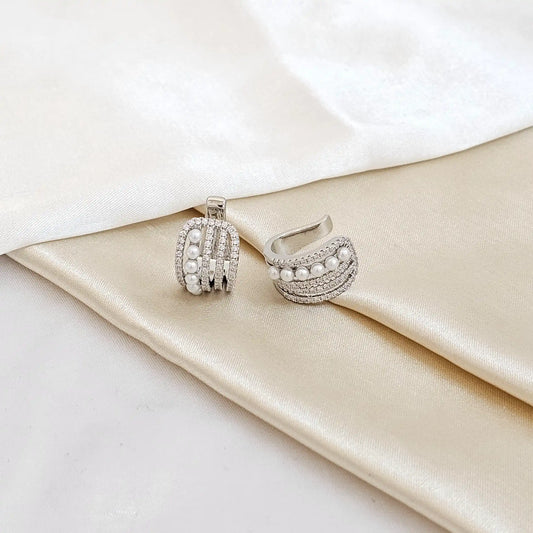 Earcuff Lineas Con Perlas Y Circones Plateado Rf K4415
