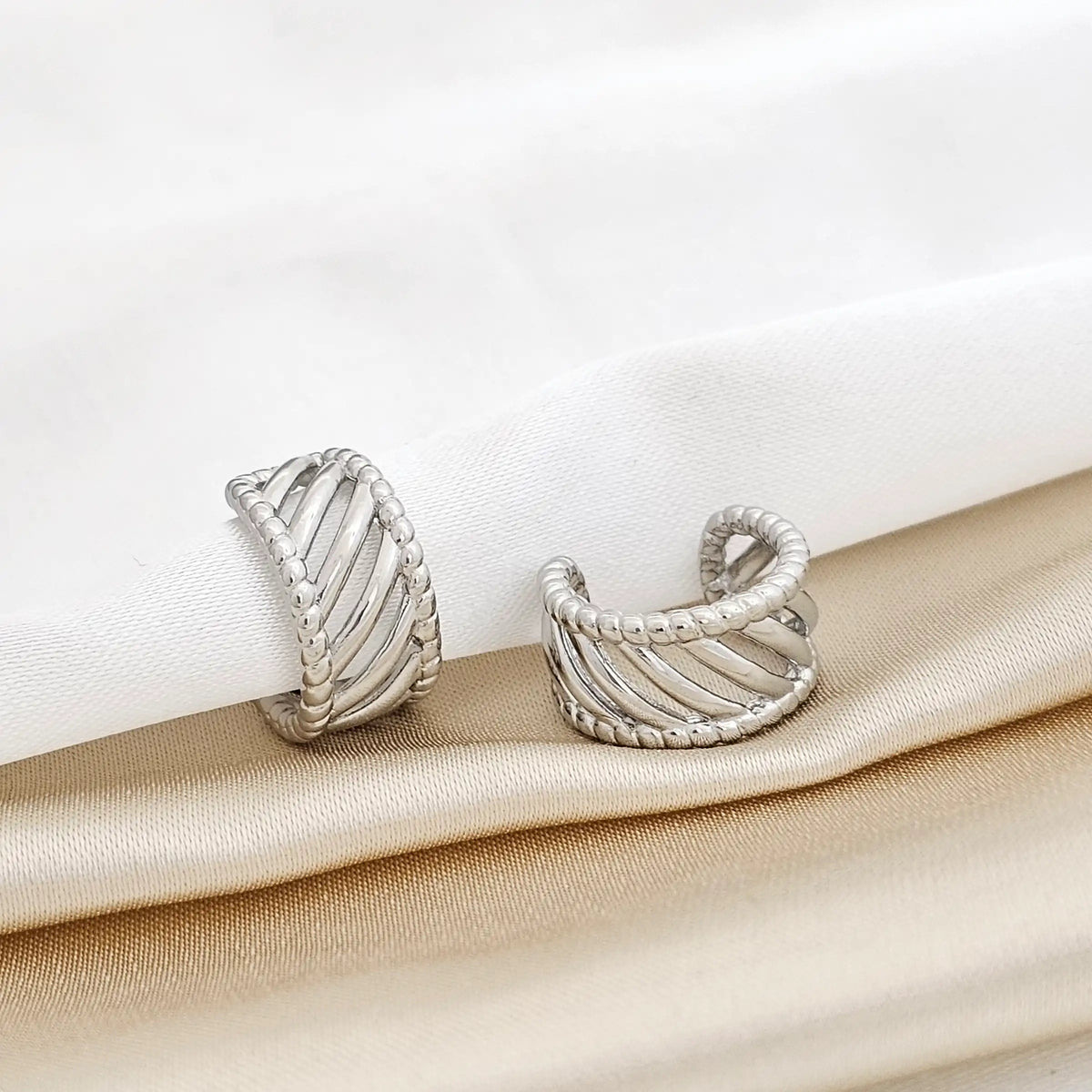 Earcuff Lineas Plateado Rf 805